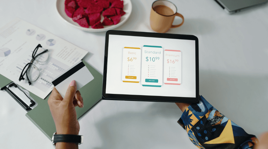 Software de control horario: cómo elegir la herramienta correcta sin pagar de más por empleado (2026)