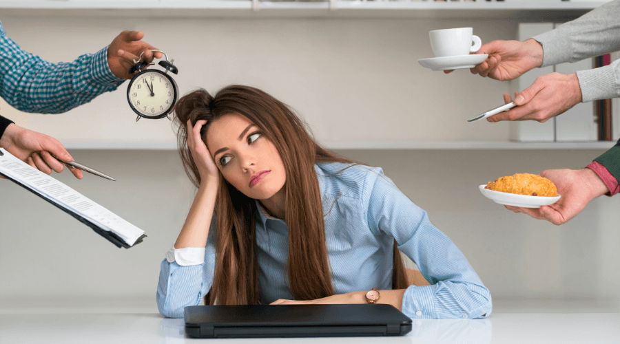App de control horario: qué funciones realmente necesitas (y cuáles solo encarecen todo)