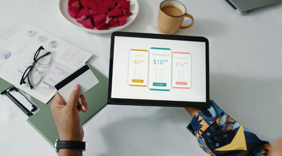 Software de control horario: cómo elegir la herramienta correcta sin pagar de más por empleado (2026)