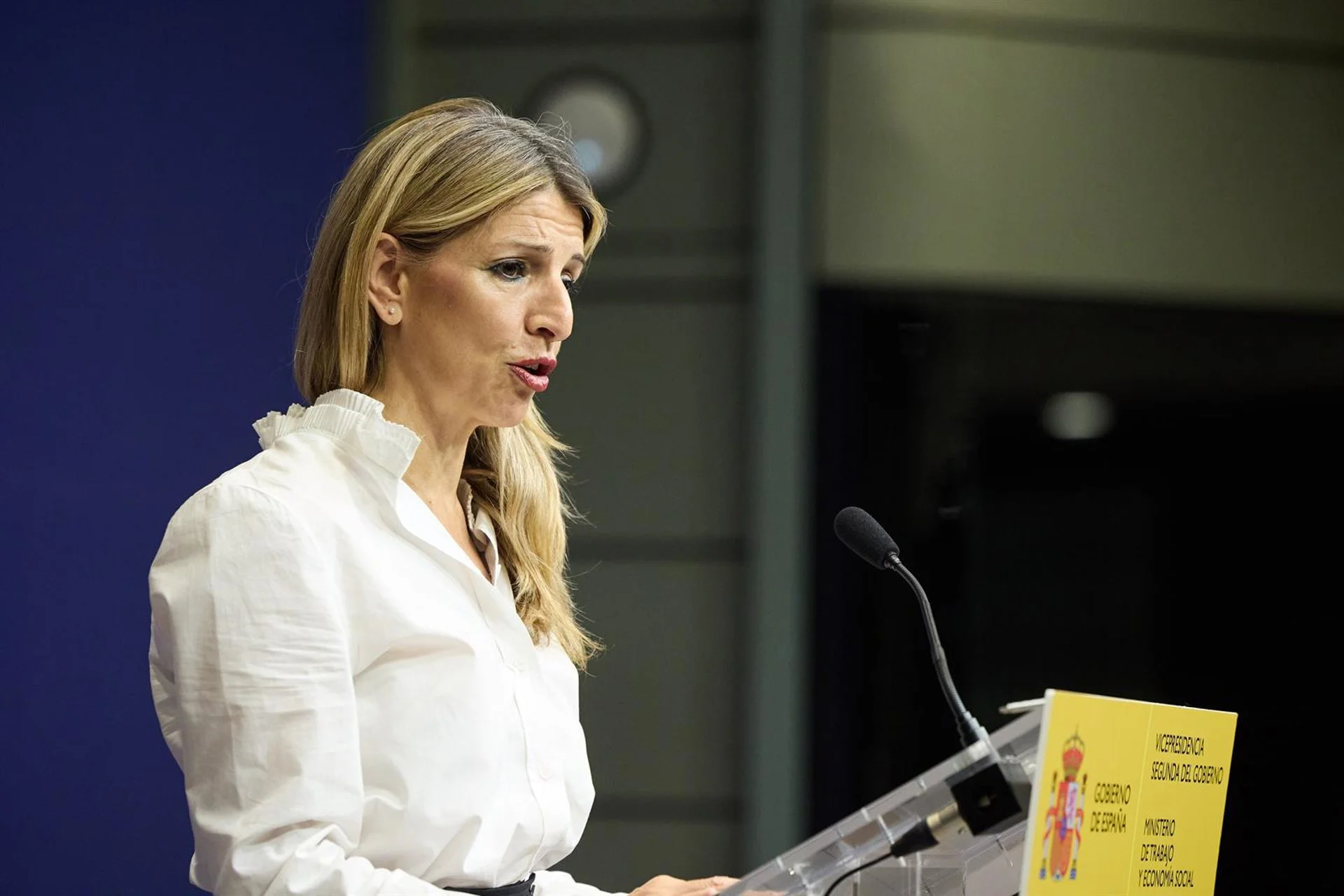 Yolanda Díaz anunciando cambios en la normativa de registro horario